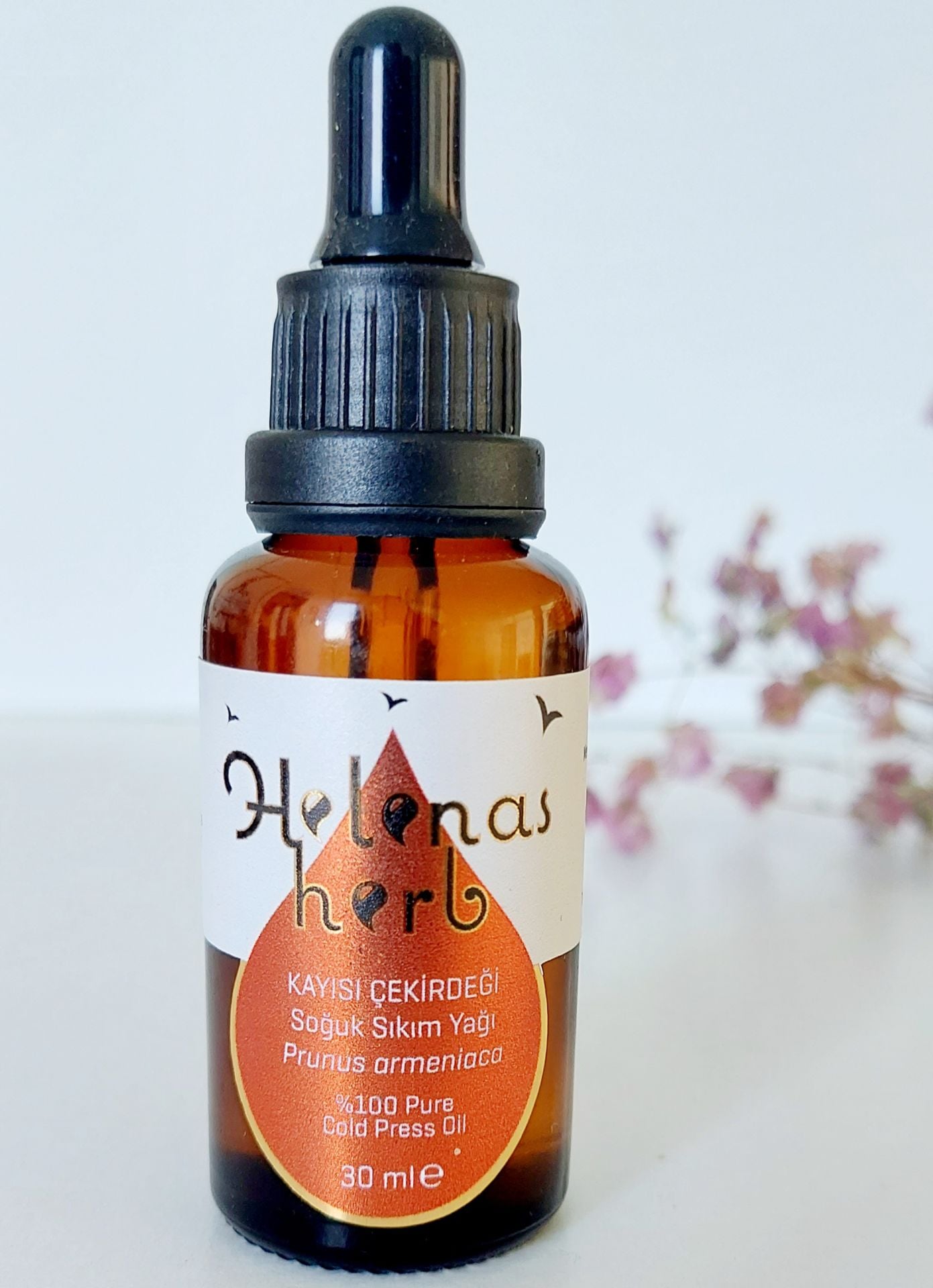 Kayısı çekirdeği yağı